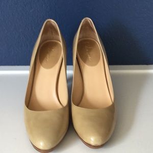 Cole Hann beige pumps